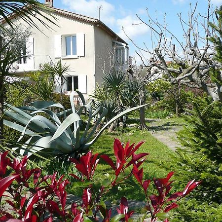 Appartement D Artiste Hyeres Exterior photo