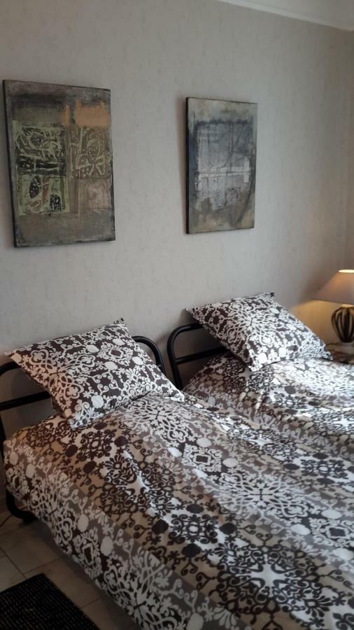 Appartement D Artiste Hyeres Exterior photo